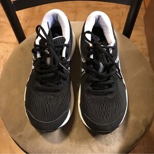 Womens ASICS Gel Contend size 7.5 sneakers